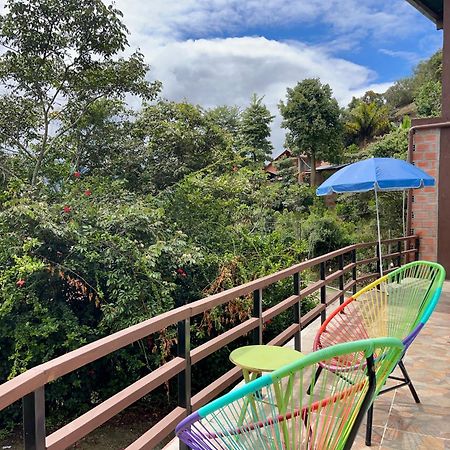 Villa Camila Hostel Coroico Dış mekan fotoğraf