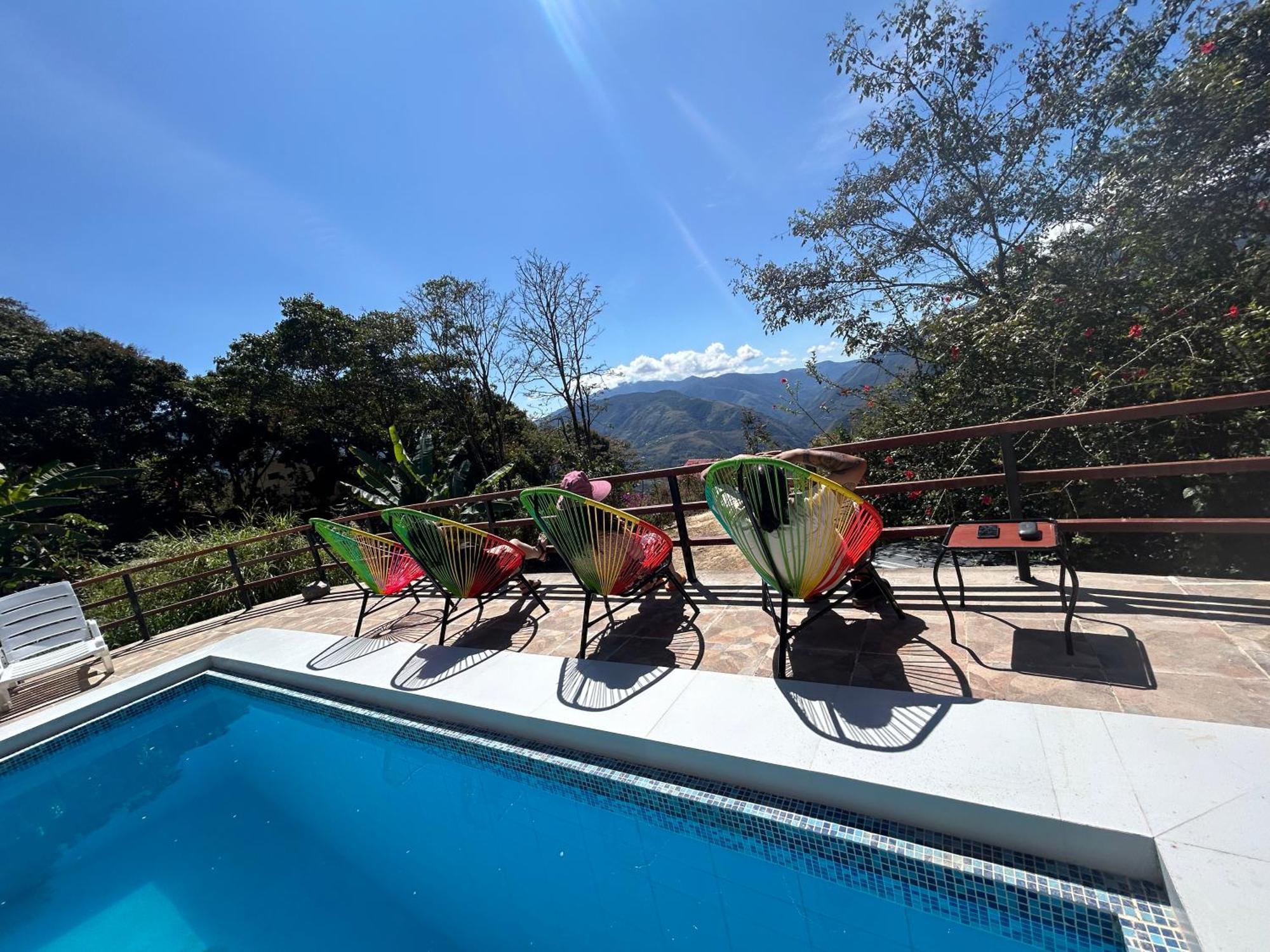 Villa Camila Hostel Coroico Dış mekan fotoğraf