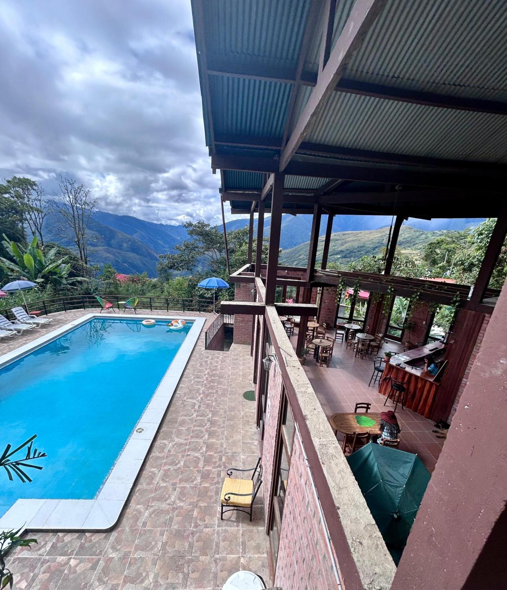 Villa Camila Hostel Coroico Dış mekan fotoğraf