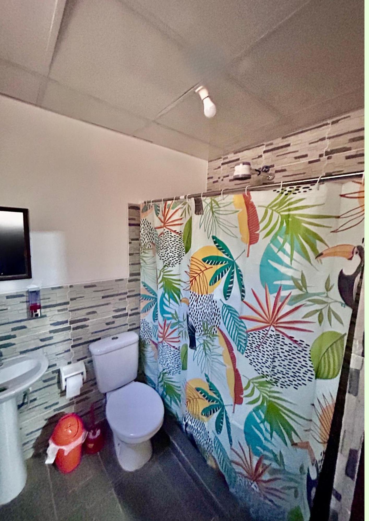Villa Camila Hostel Coroico Dış mekan fotoğraf