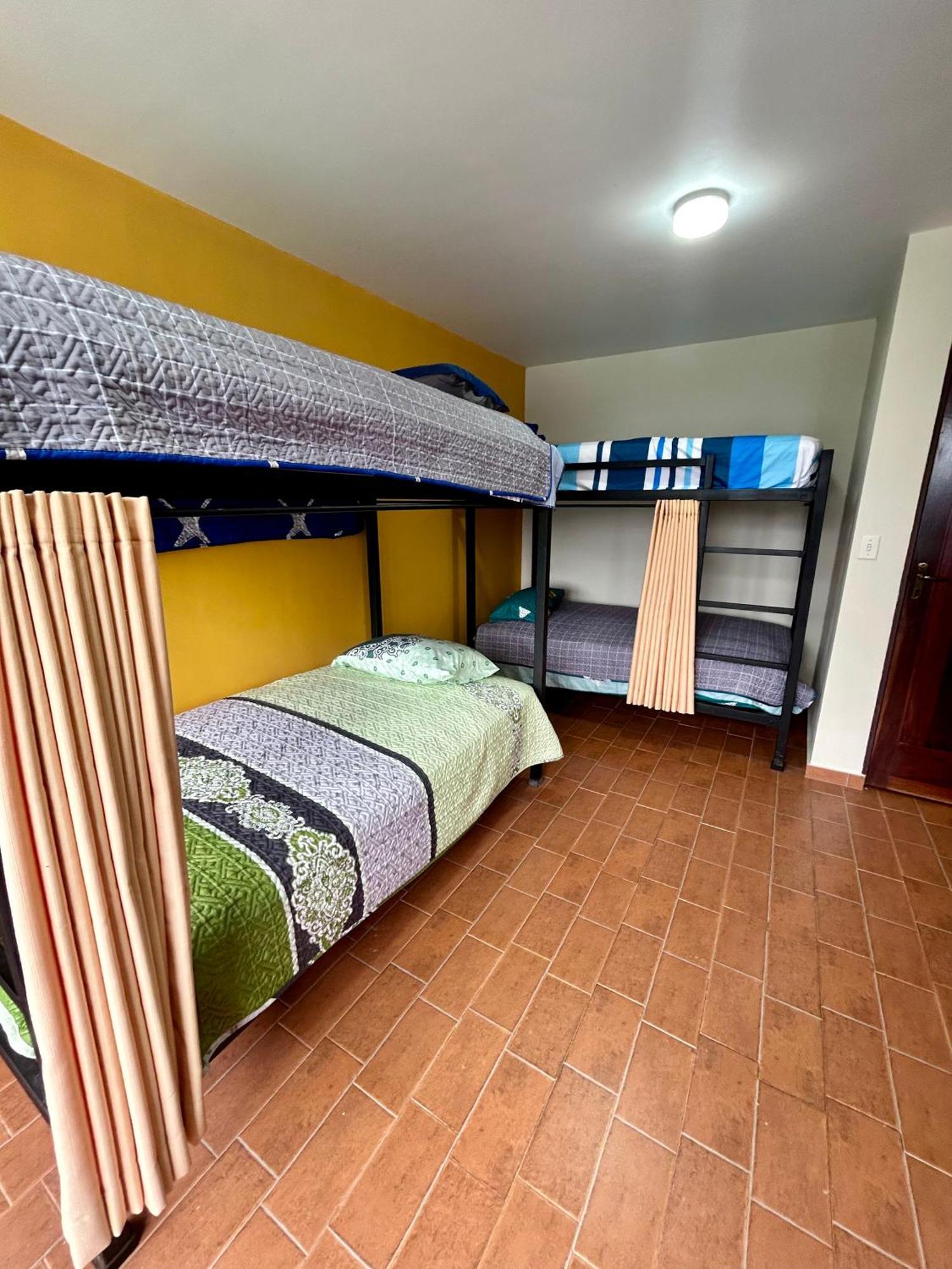 Villa Camila Hostel Coroico Dış mekan fotoğraf