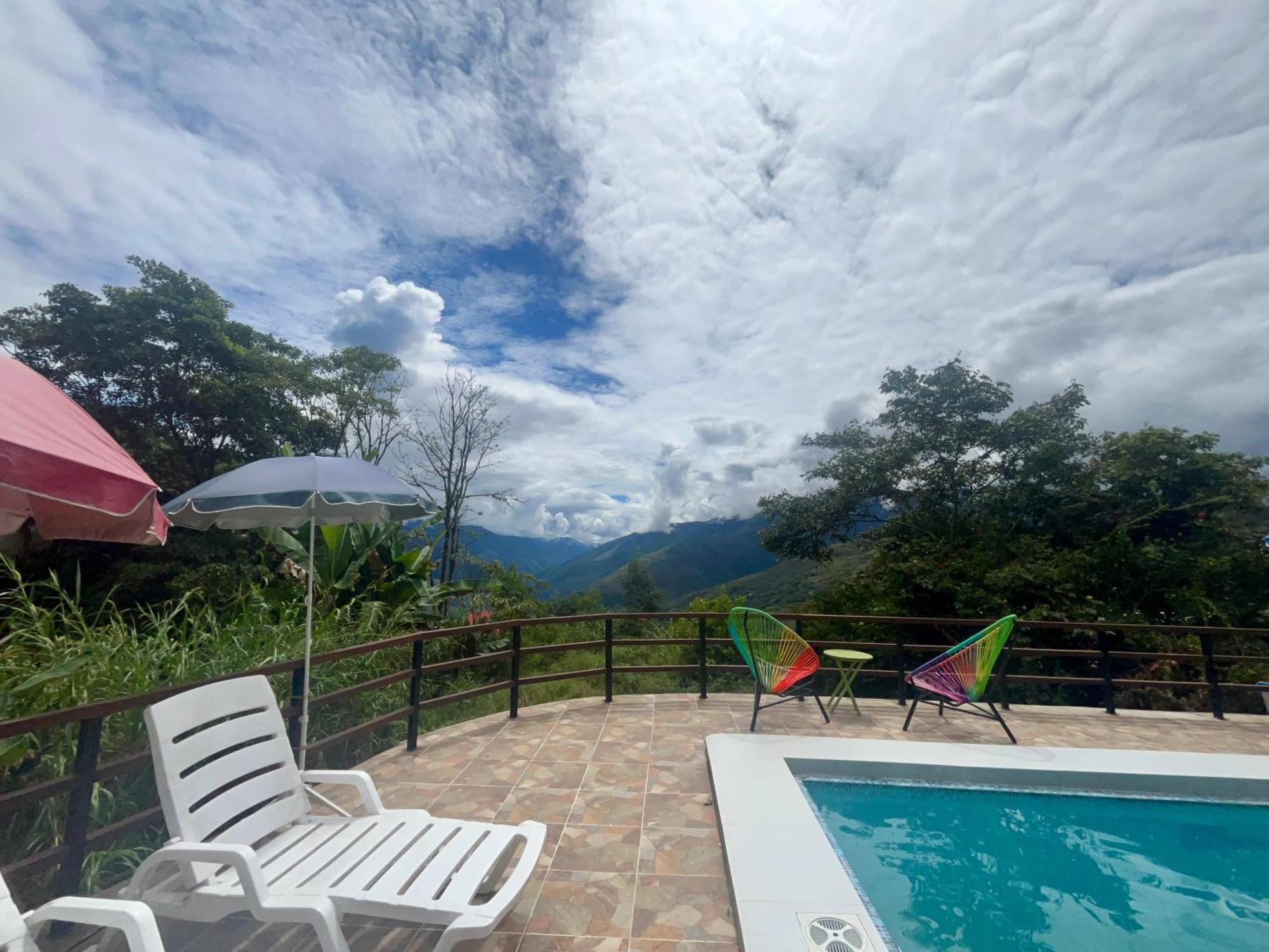Villa Camila Hostel Coroico Dış mekan fotoğraf